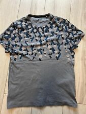 GUESS man M size gray casual picture