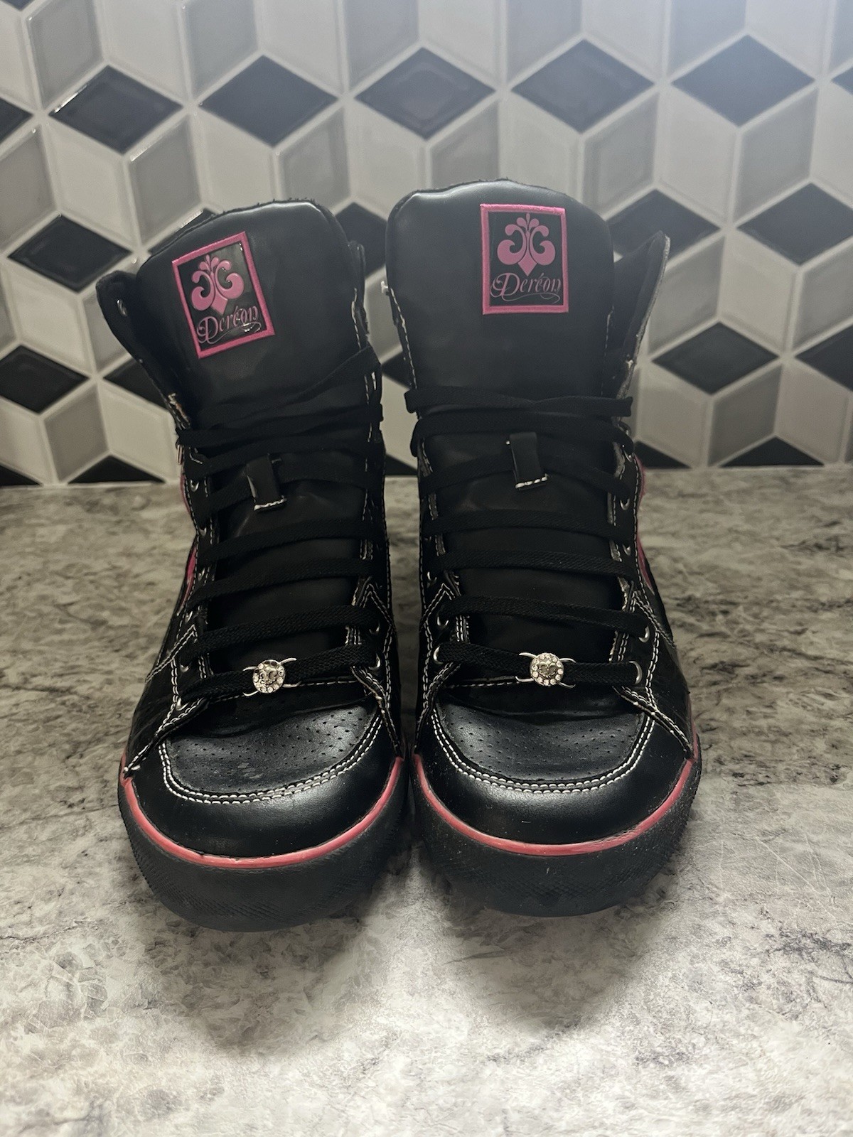  *RARE* Vintage Beyoncé House of Deréon Black & Pink High-Top Sneakers Size 9