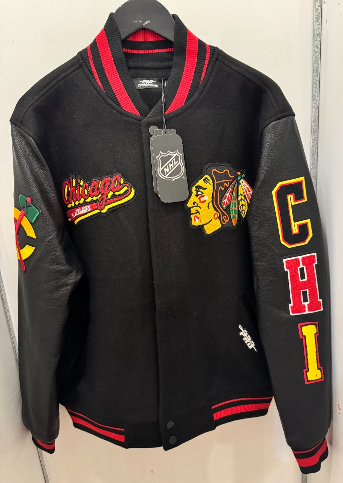 CHICAGO BLACKHAWKS VARSITY JACKET  OFFICIAL LICENSED CLASSIC WOOL NEW WITH TAGS