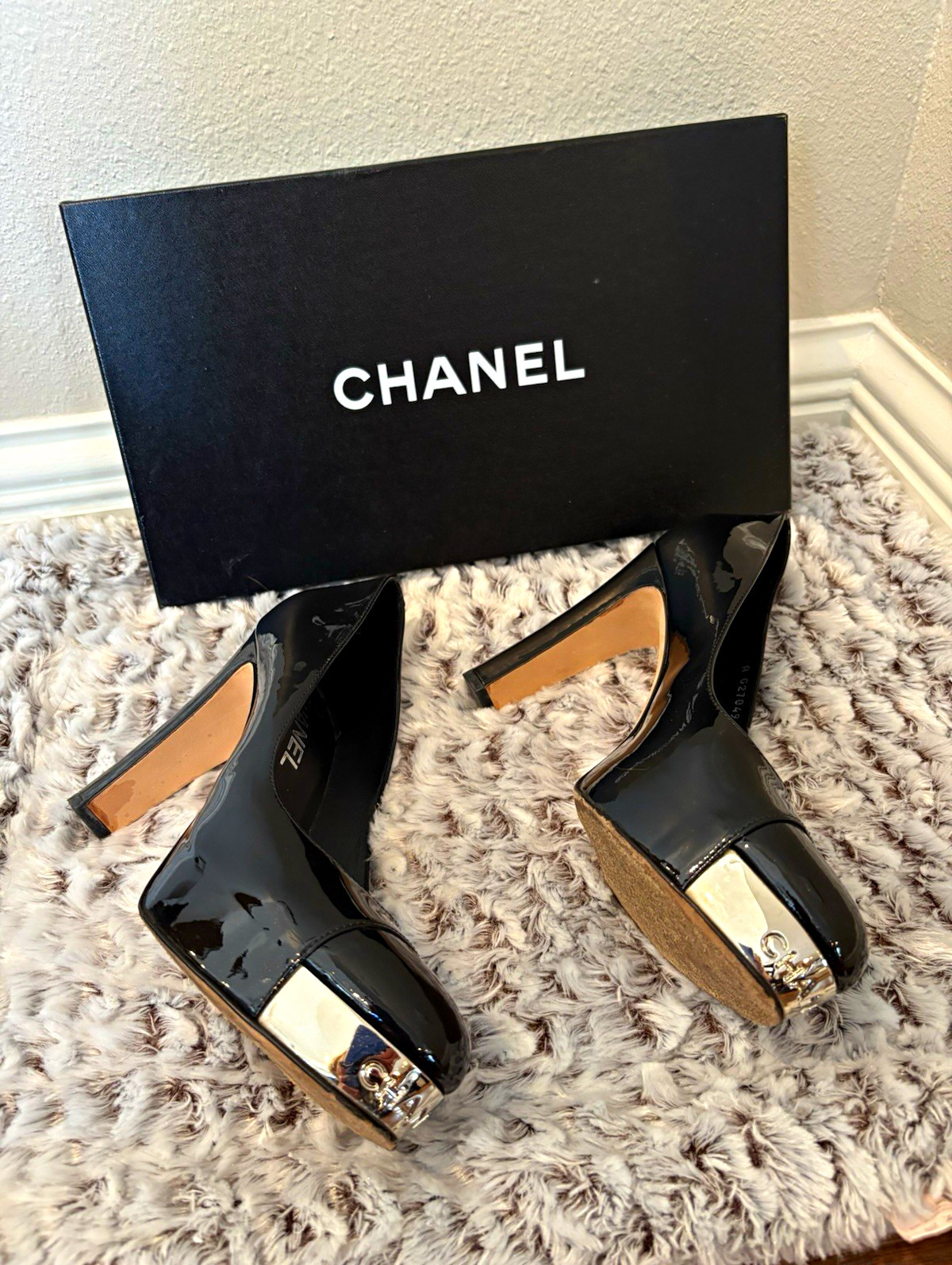 CHANEL Women’s Black Patent Leather Cap Toe Block Heel Pumps EU 38.5 US 8