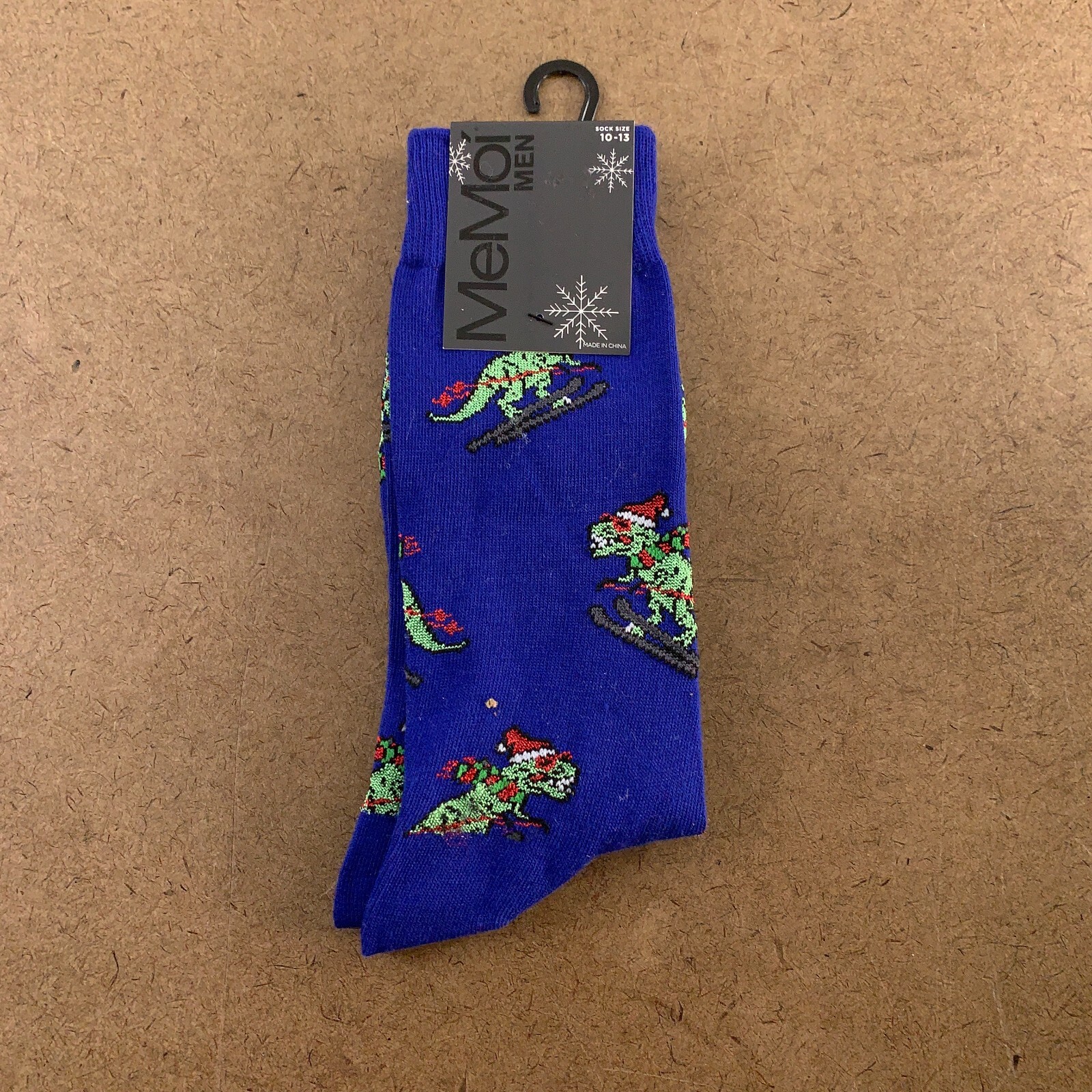 MeMoi Men\'s Shoe Size 8-12 Royal Blue Skiing Dinos Holiday Crew Socks 1 Pair NWT