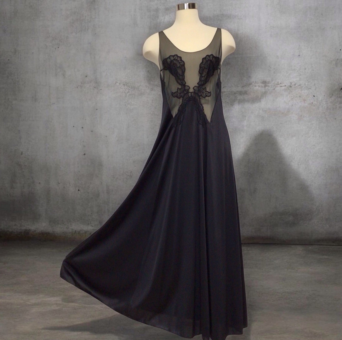 Vintage Vanity Fair Nylon Sheer Applique Floral Black Nightgown Size L
