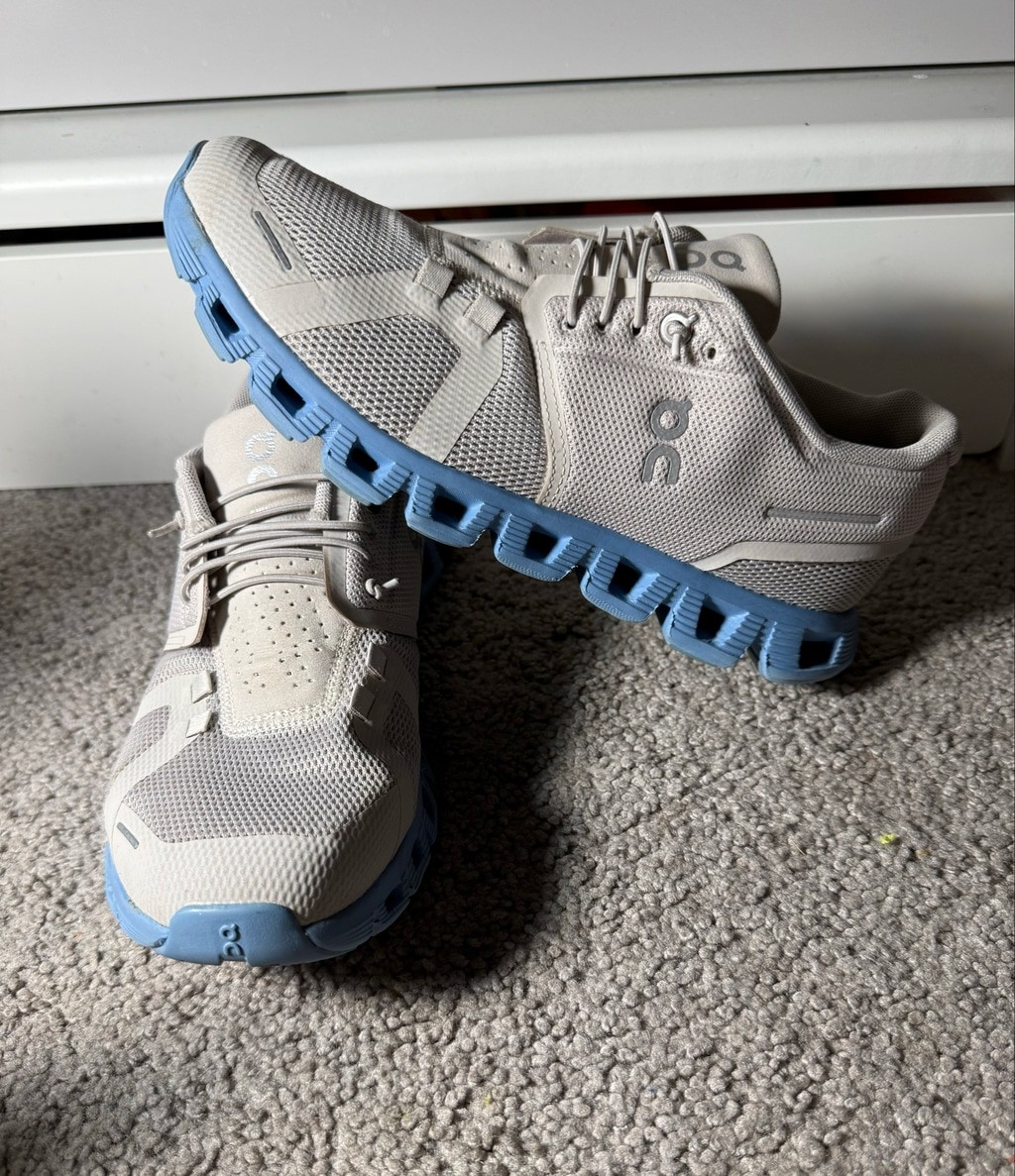 Women\'s On Running Cloud Sneakers Size 8 Gray and Blue