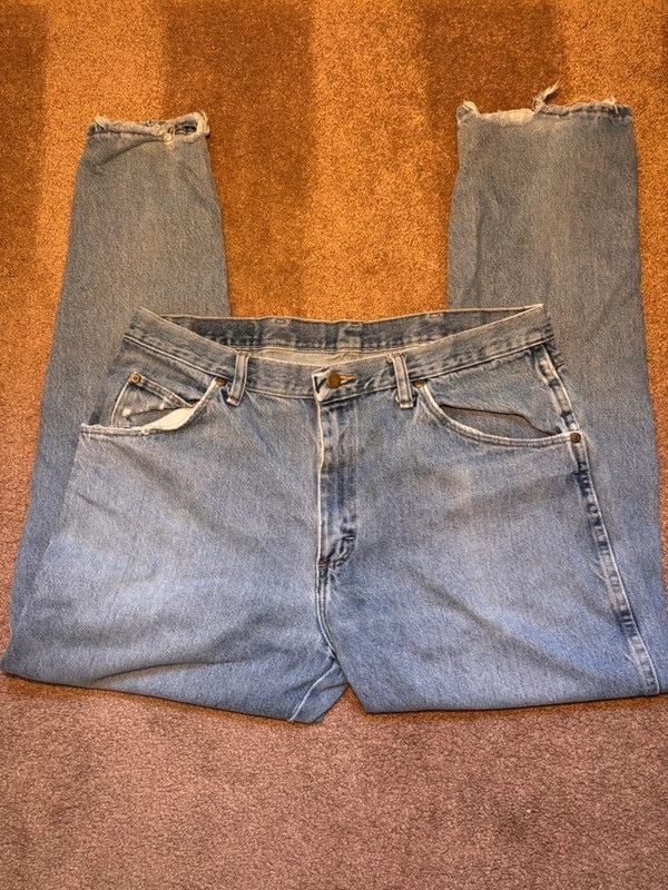 Vintage Y2K Grunge Wrangler Distressed Regular Fit Jeans 36x30
