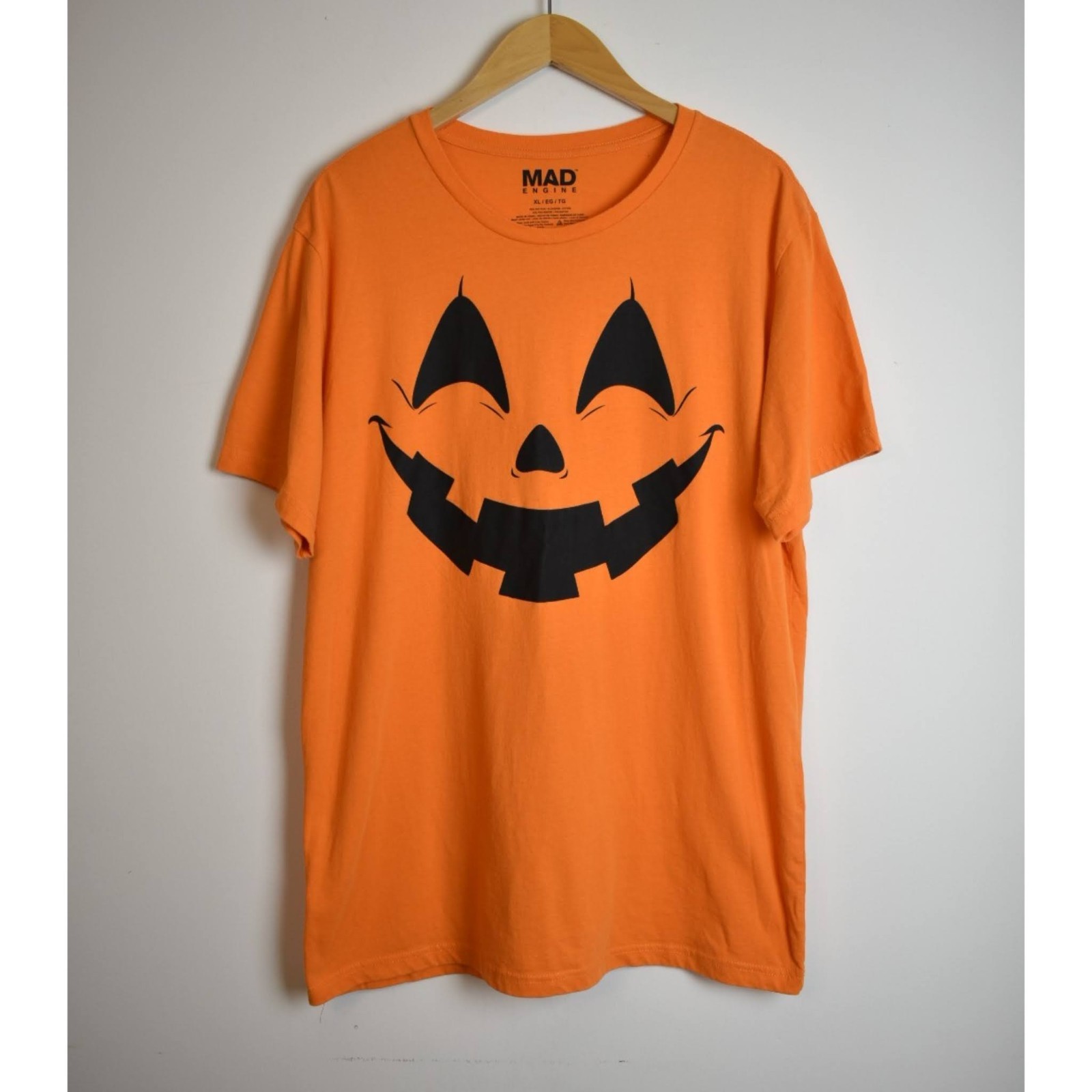 Mad Engine Shirt Pumpkin Face Orange  Jack O\'Lantern Graphic Halloween Tee