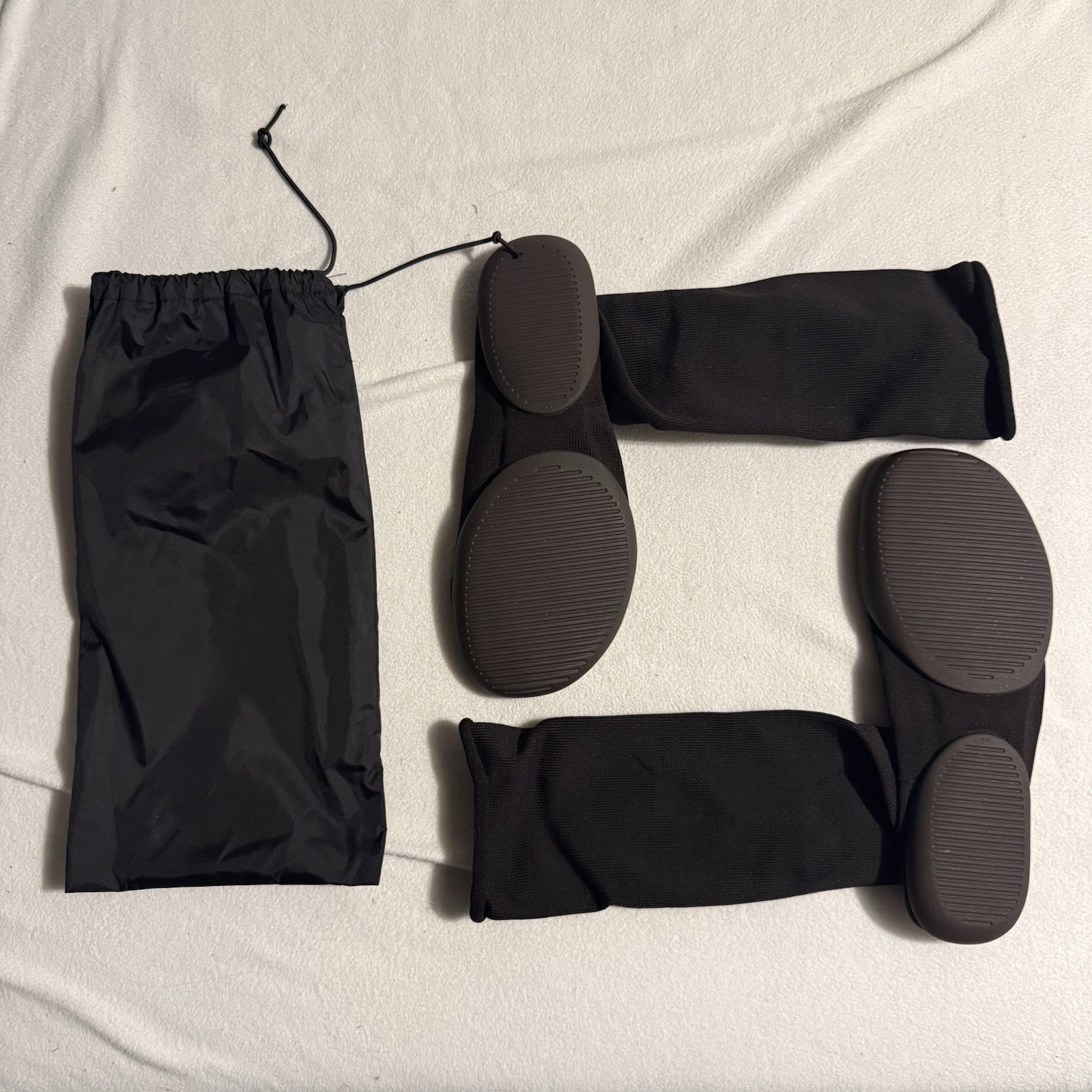NEW IN BAG | Yeezy YZY Pods Black - Kanye West, Size 2 3
