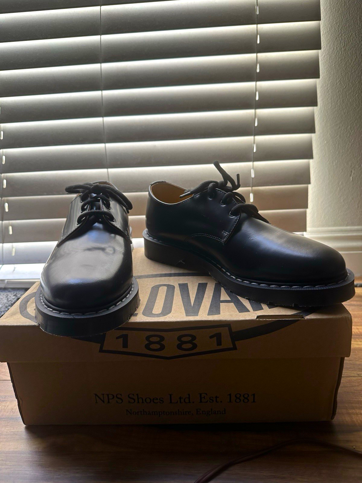 Solovair Gibson Men’s Black Leather Derby Lace-Up Dress Shoes 8.5 New Box