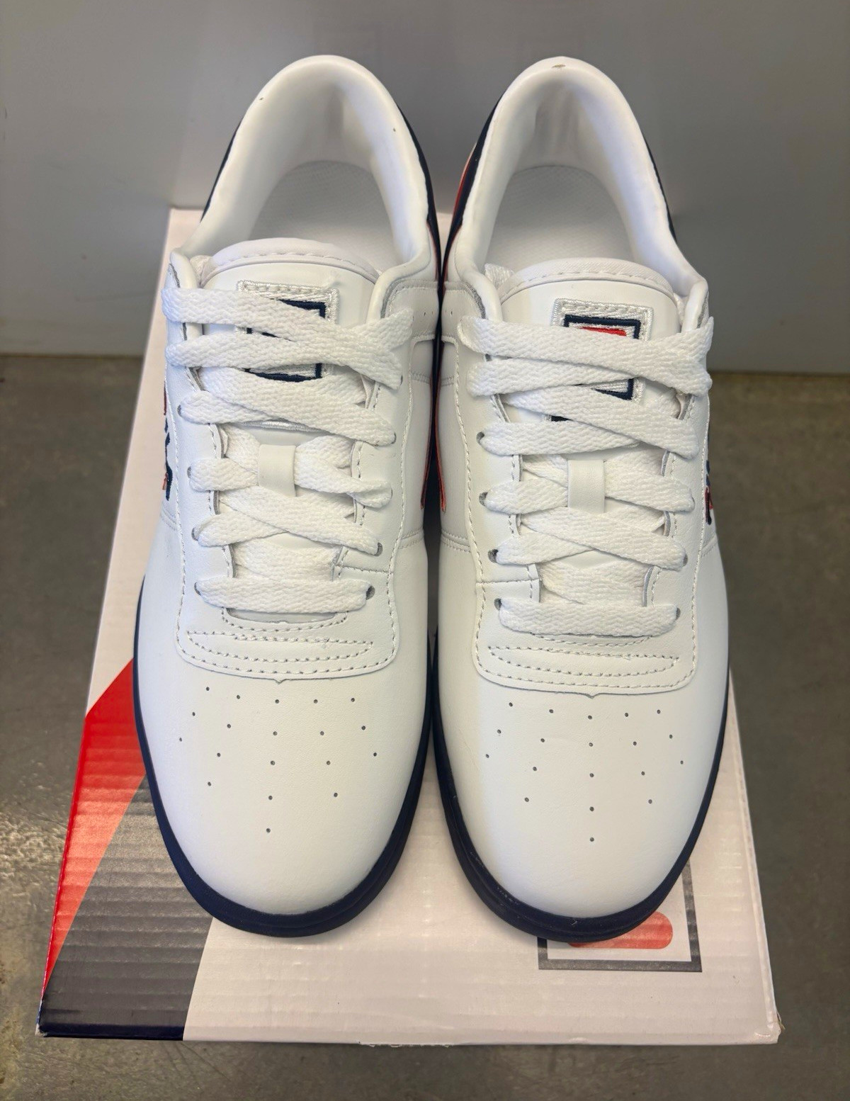 FILA Original Fitness White Low Top Lace Up Men\'s Sneaker Navy/Red Accents