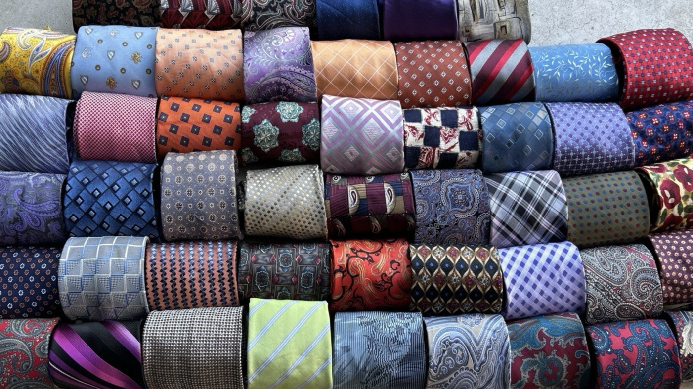Lot of 30 Pc Mens Neckties Multicolor Silk Polyester Mix Quilting Crafting Lots