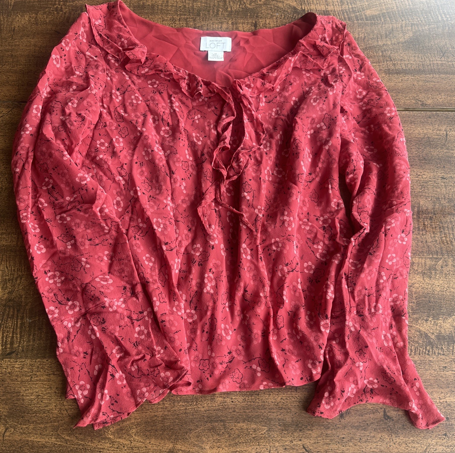 Vintage Ann Taylor LOFT 100% Silk Shell Floral Ruffle Blouse Red Long Sleeve Med