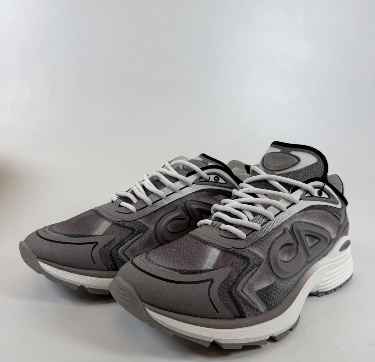 Dior B30 Men\'s Lace-Up Sneakers Gray White Mesh Upper DC 07 21 45