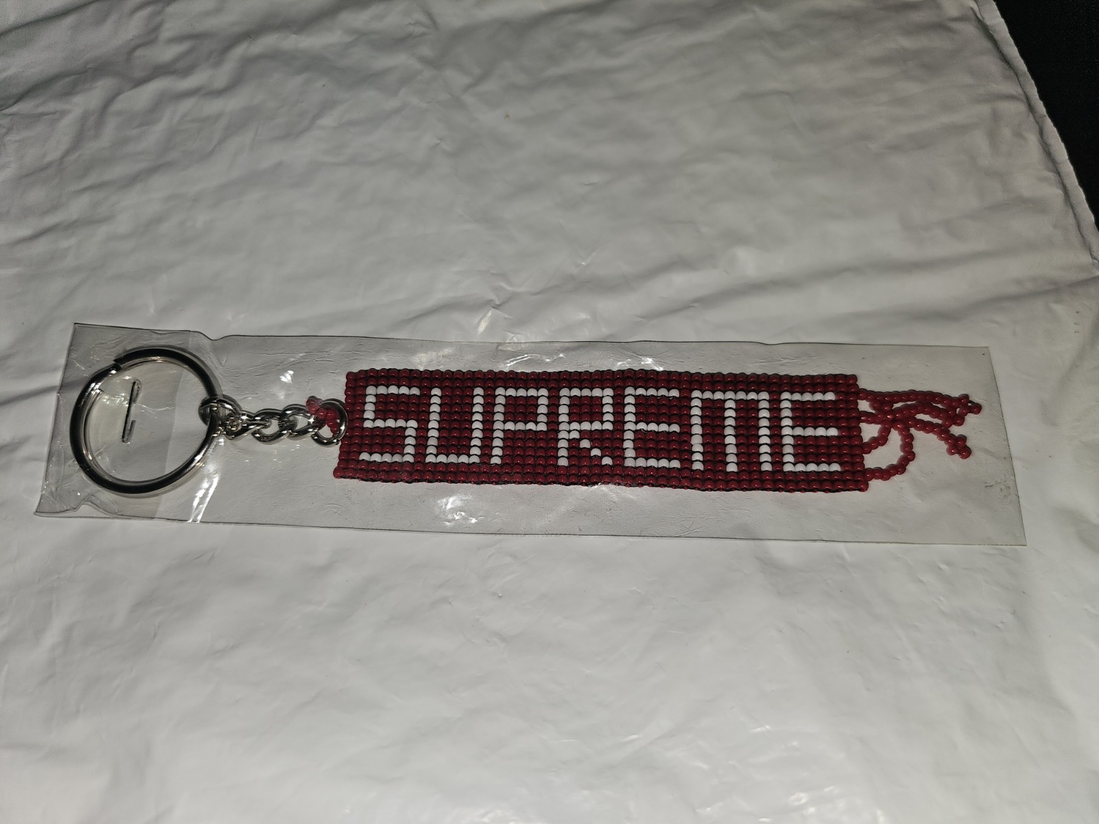 Supreme Beaded Red White Key Chain Metal Letters Streetwear Women Accessories