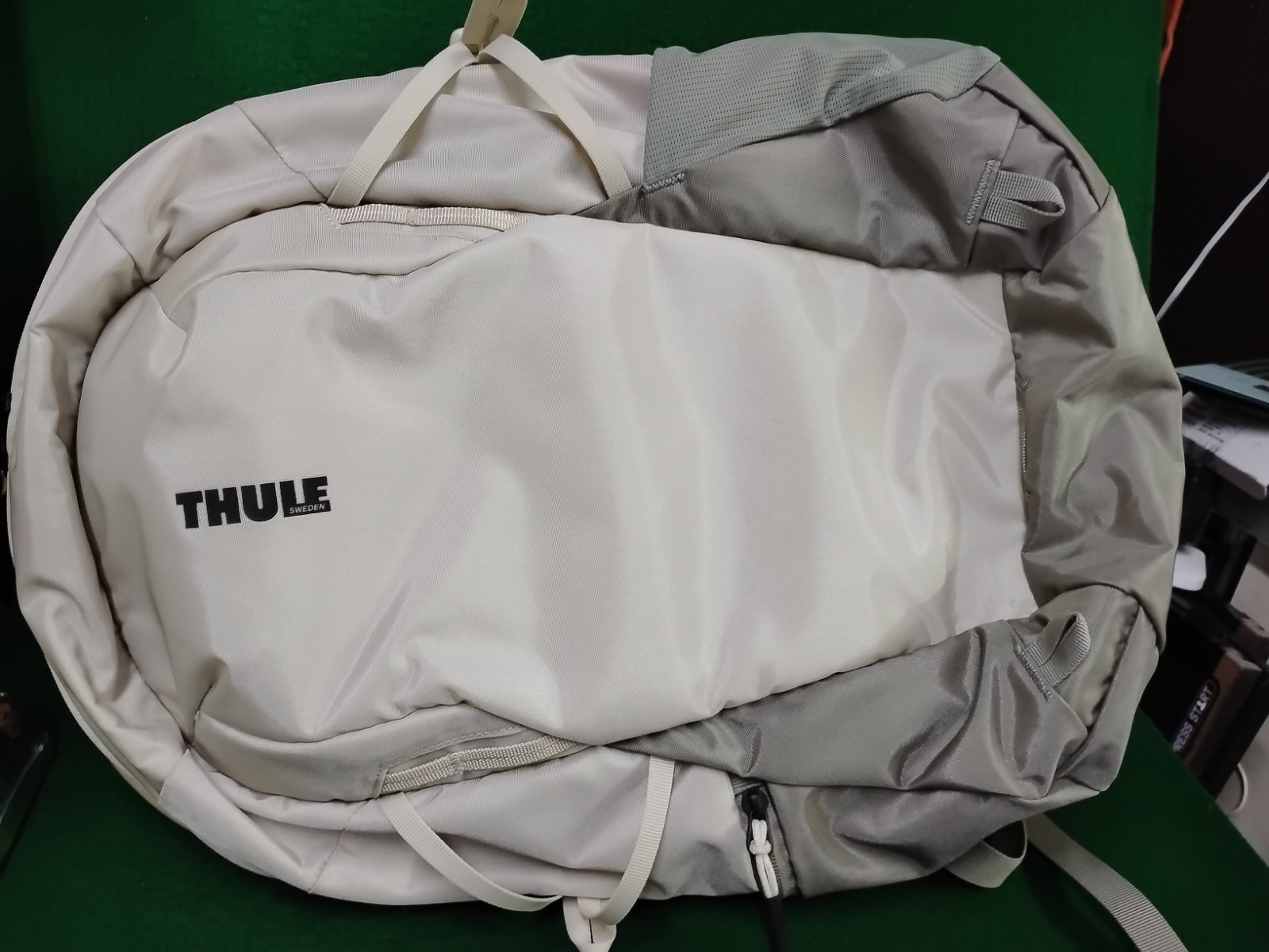 Thule Aion 40L Travel Backpack, Durable & Water-Resistant, Polyester, Nutria