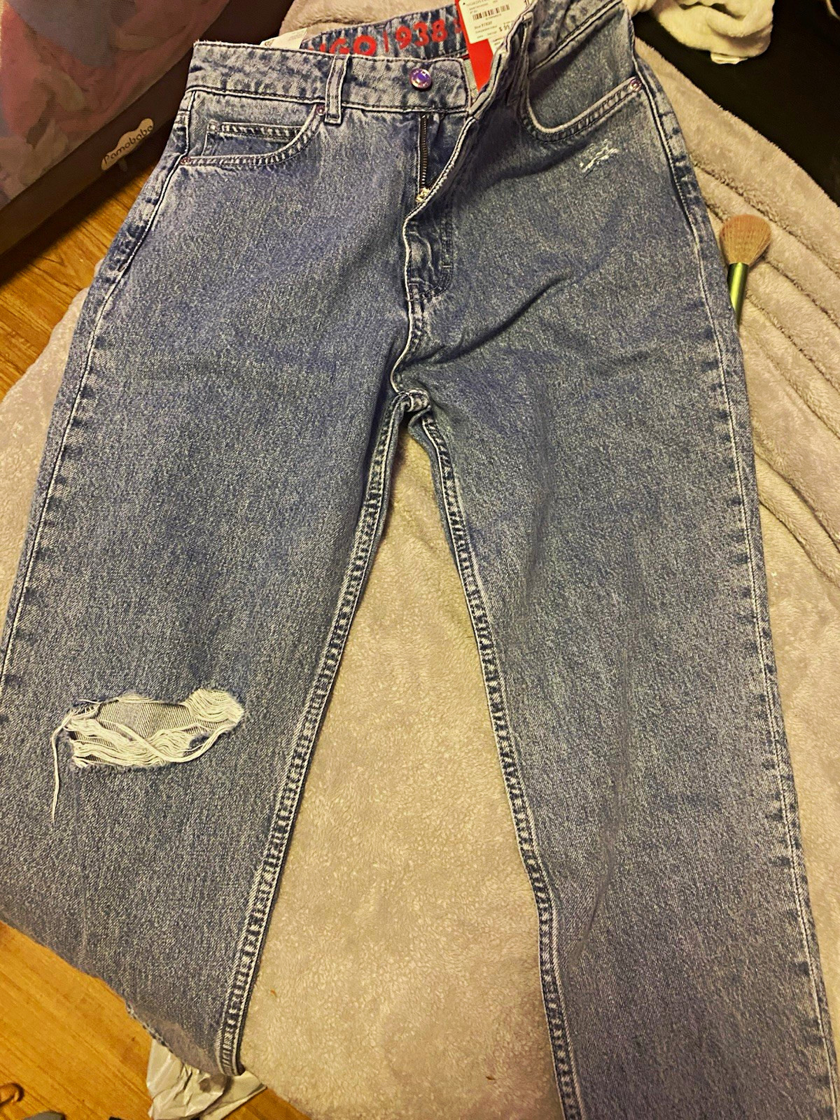 HUGO 938 Women’s Light Wash Distressed Straight Leg Jeans 27x32