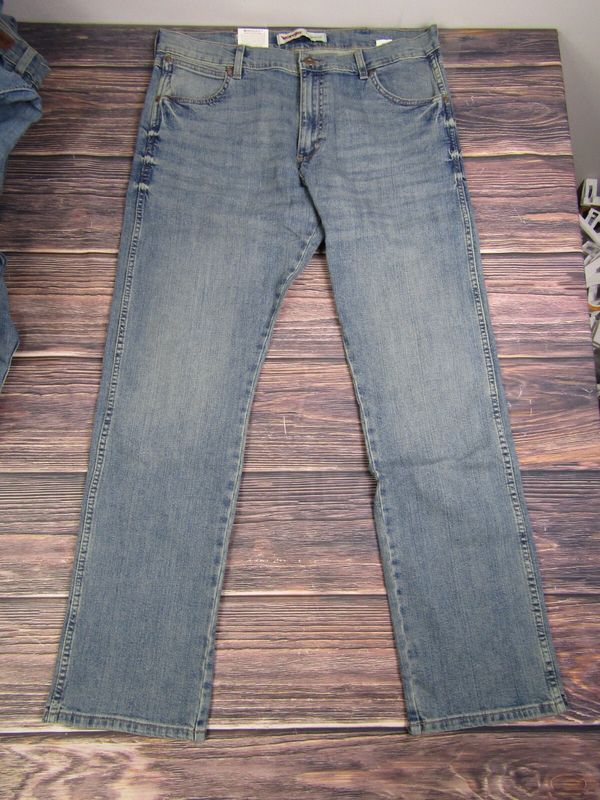 Wrangler Slim Straight Jeans Mens 36x32 Medium Wash Flex Denim MGT88WF New