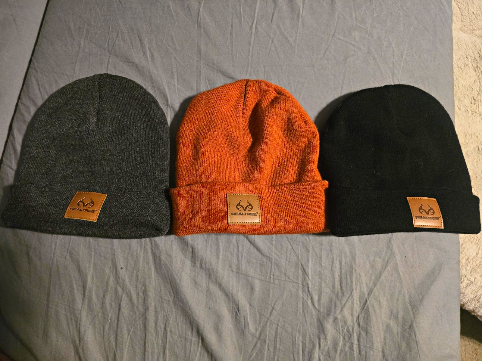 Realtree Men’s Knit Beanie Hat Lot of 3 Solid Gray Orange Black One Size