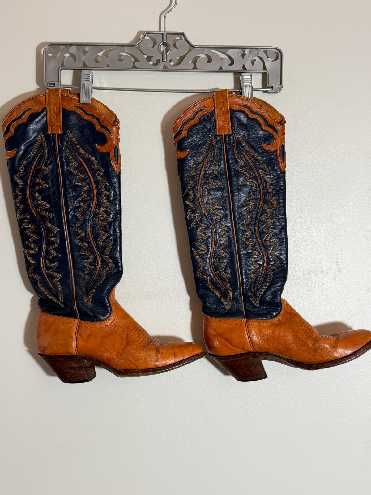 VINTAGE 70\'S J CHISHOLM WESTERN COWBOY TEXAS EMBROIDERED TALL  BOOTS 6