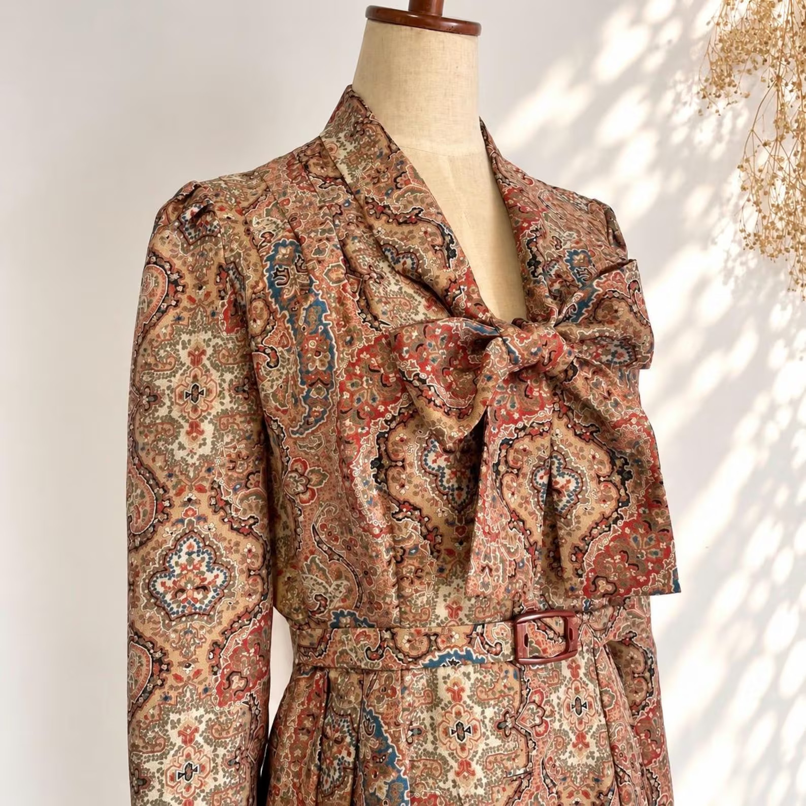 VTG 70s 80s Paisley Midi Dress Bow Tie Neck Long Sleeve Mod Boho Belted Womens
