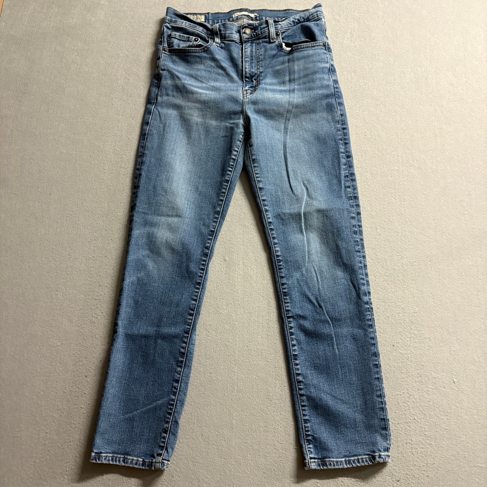 Levi\'s Premium 724 High Rise Straight Jeans Womens Size 29 Medium Wash Denim