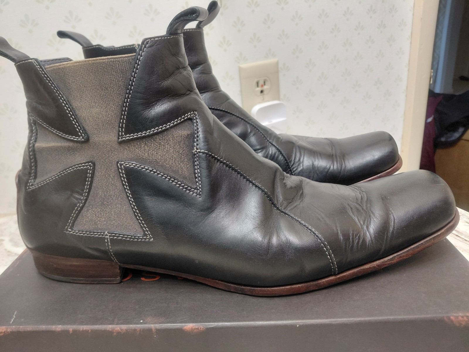 Fabulous Vintage Mark Nason Handmade  Italian Ankle Boots 13M. excellent cond.