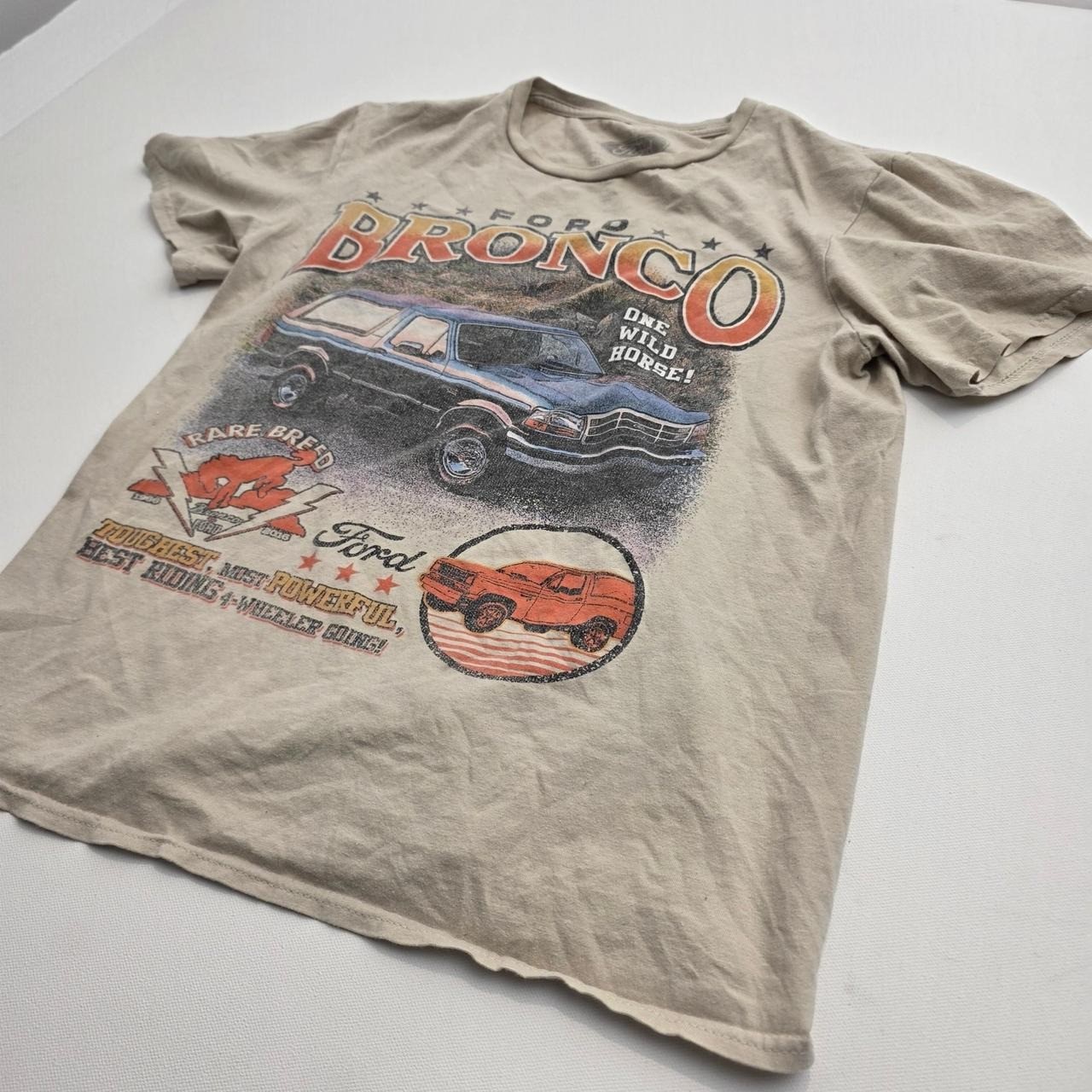 Ford Bronco One Wild Horse Graphic Tee Tan Beige Vintage Style Mens Small
