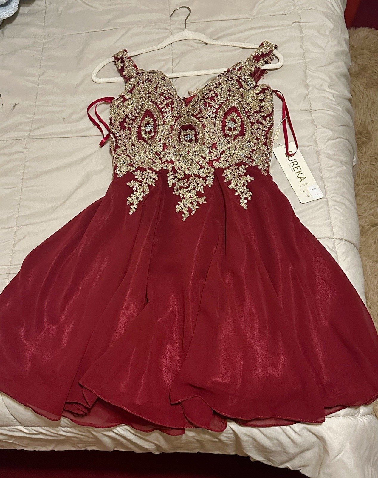 NEW UNUSED Small Burgundy Red Gold Lined Quinceañera/Prom Dress Eureka Boutique 
