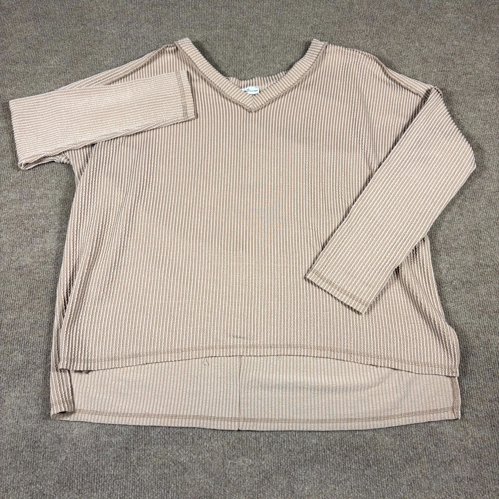 Zenana Top Womens L/XL Beige Waffle Corded Ribbed V-Neck Hi-Low Hem Oversized
