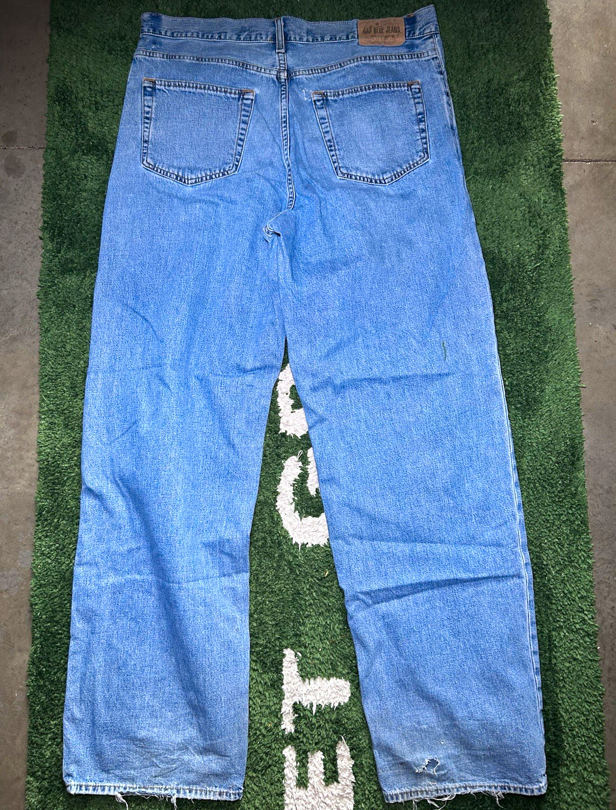 GAP Women\'s Straight Jeans Blue Denim Regular Fit Mid Rise Light Wash 5-Pocket