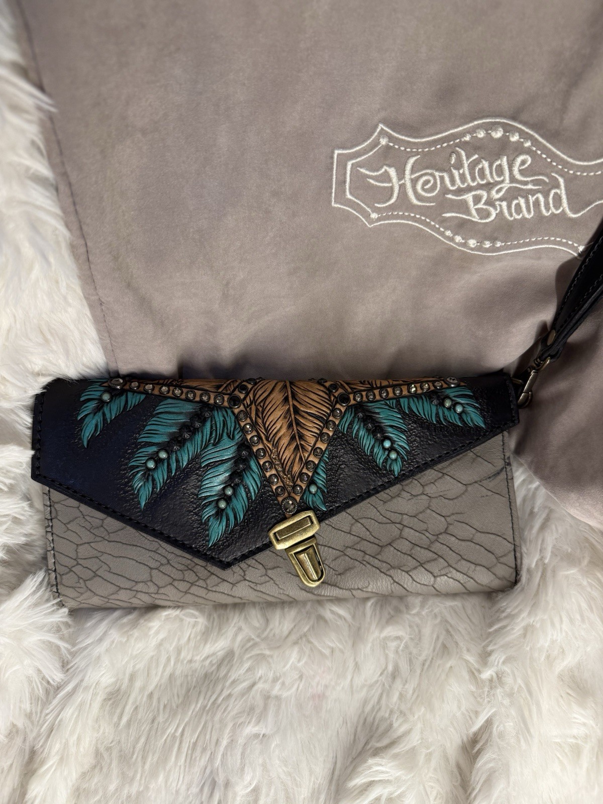 Heritage Brand Women\'s NOLA  Wristlet Wallet 