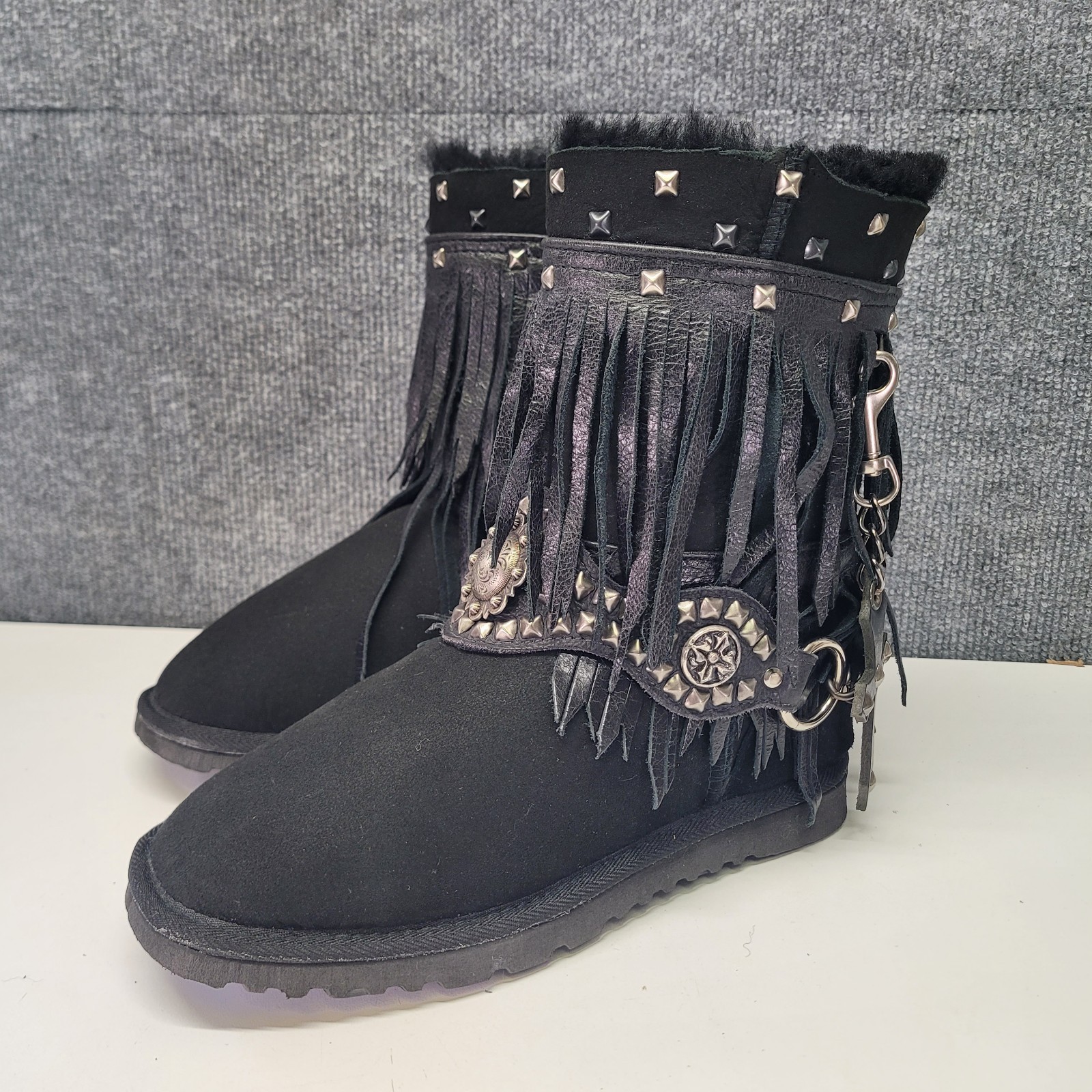 RARE Vintage Kettle Black x Koolaburra Suede Fringe Leather Studded Boots Sz  7