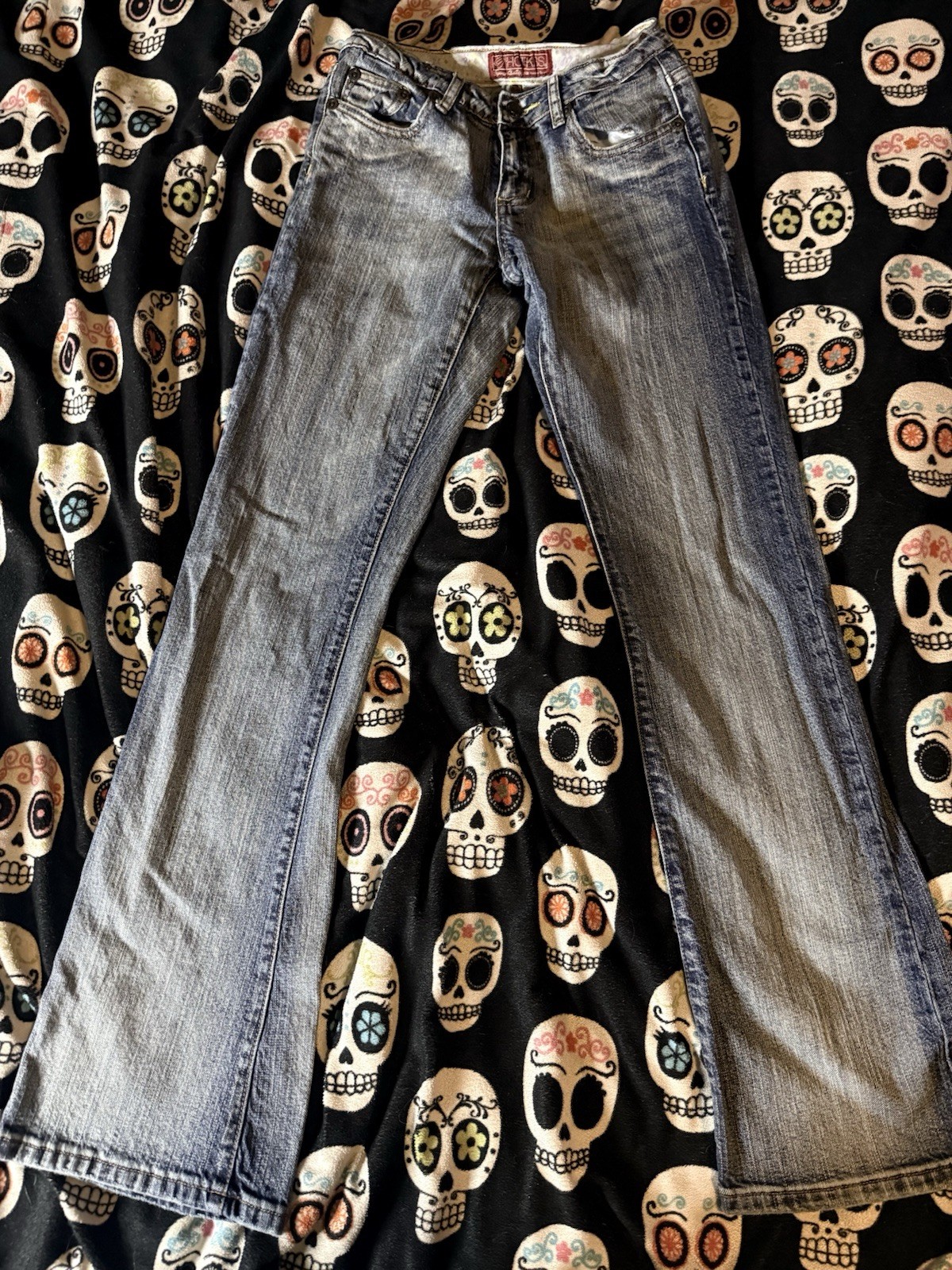 Vintage Y2K Hot Kiss Flare Jeans Embroidered Lips Back Pockets Low Rise Sz 3