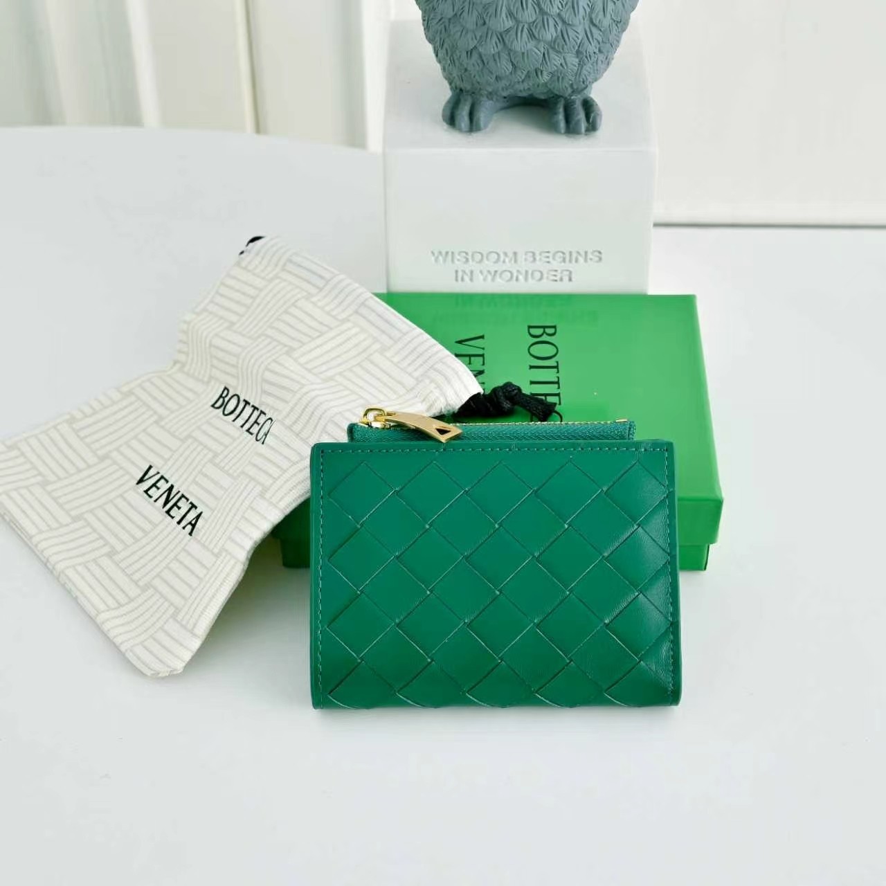 BOTTEGA VENETA Intrecciato Leather Bifold Wallet Jungle Green