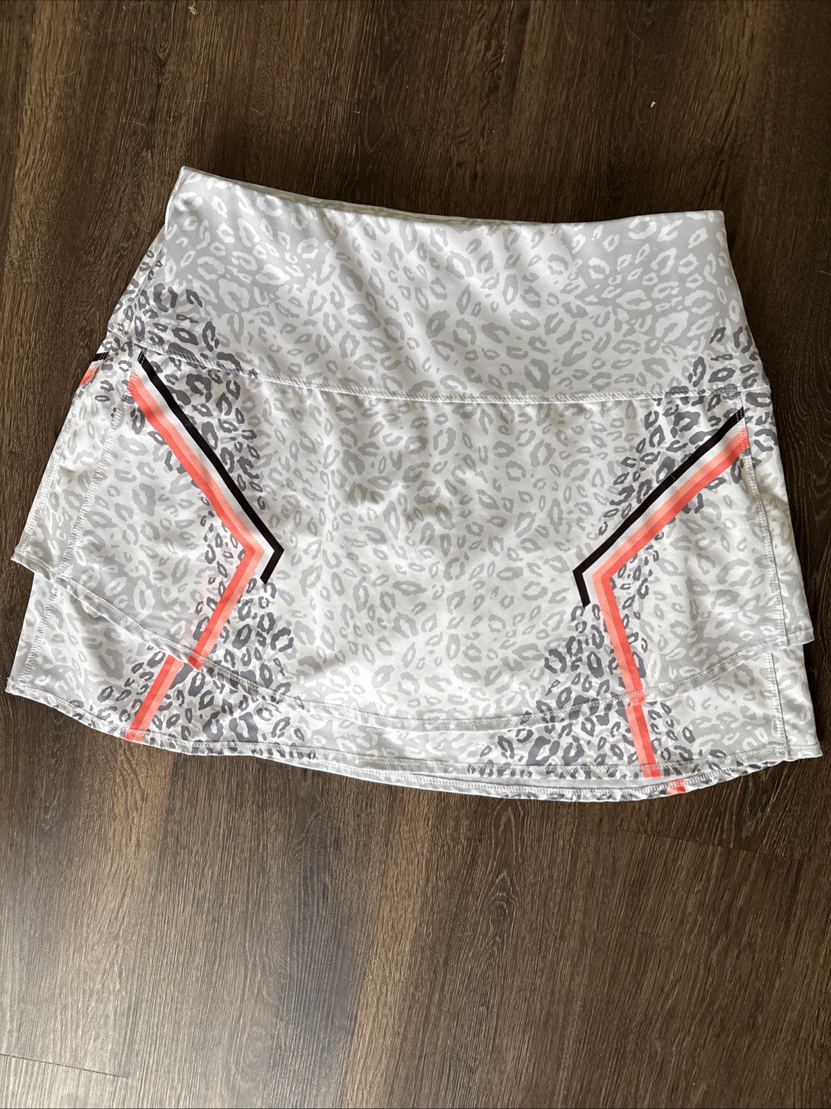 Lucky in Love Tennis pickleball Golf skort Large 12 MINT Gray Leopard Athleisure