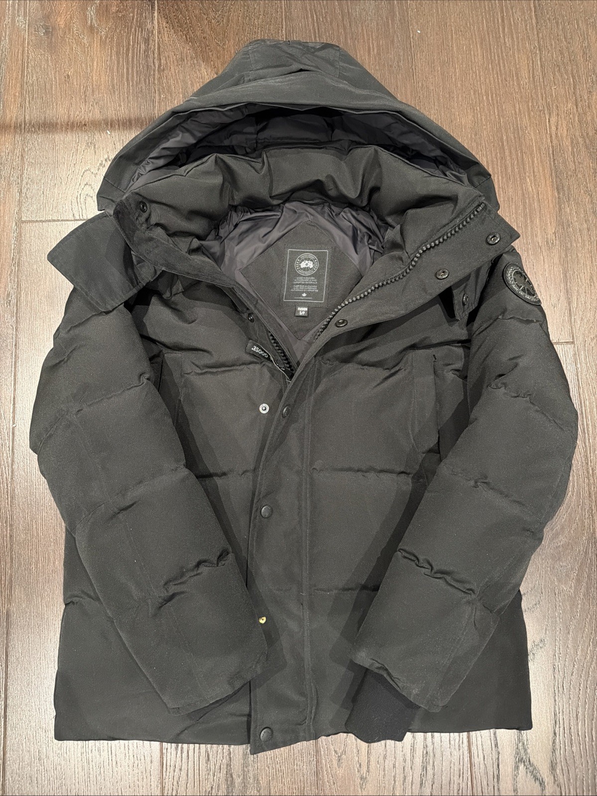 canada goose wyndham parka black label