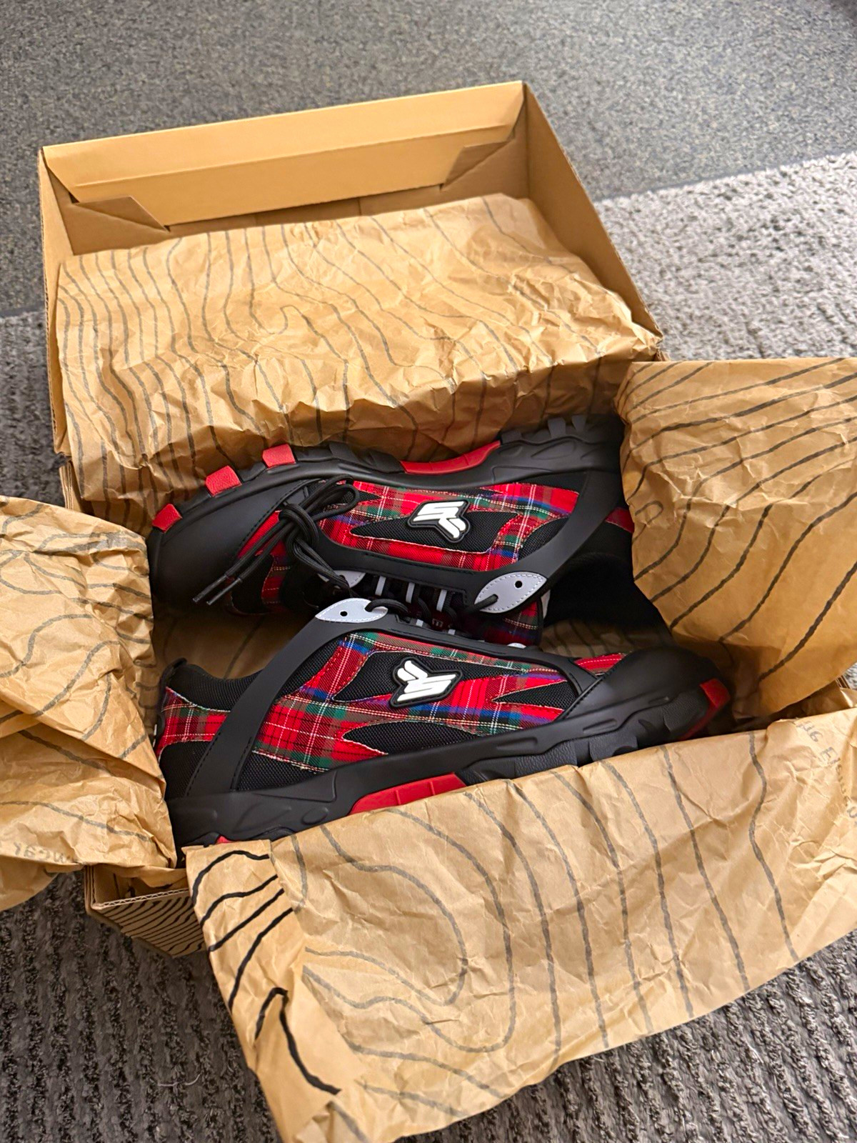 Sickö X Eric Emanuel Plaid Black and Red -Size 10