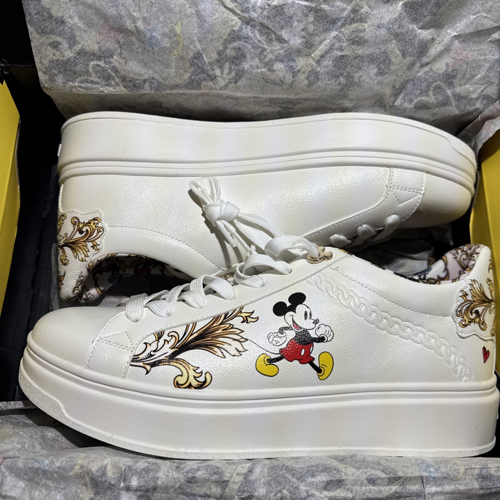New DISNEY X ALDO LOW TOP SNEAKER, Size 11 white with box 