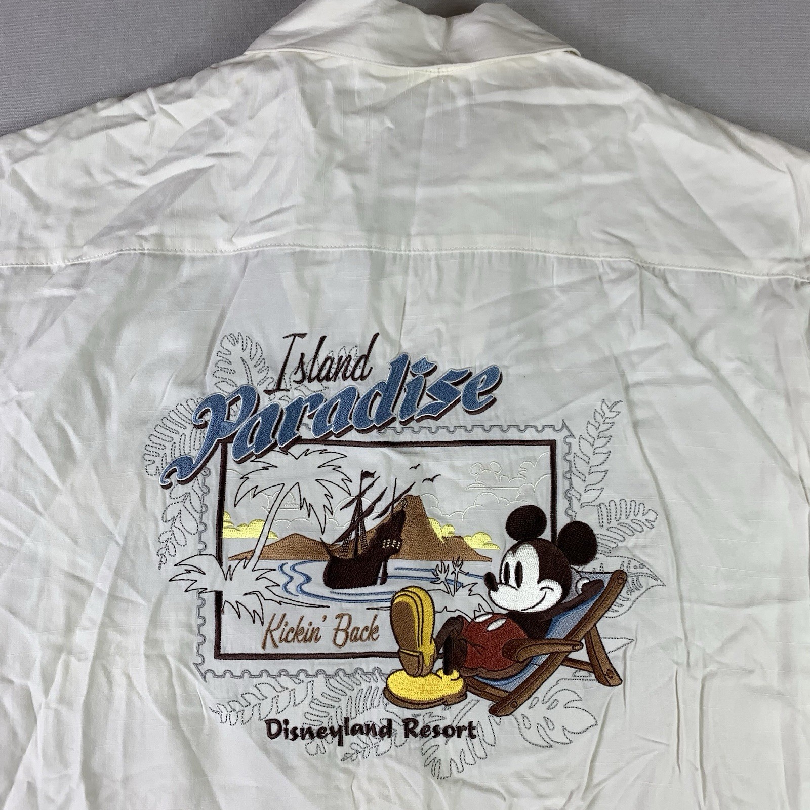 Disneyland Resort Island Paradise Hawaiian Shirt Mens Large Mickey Button NWT