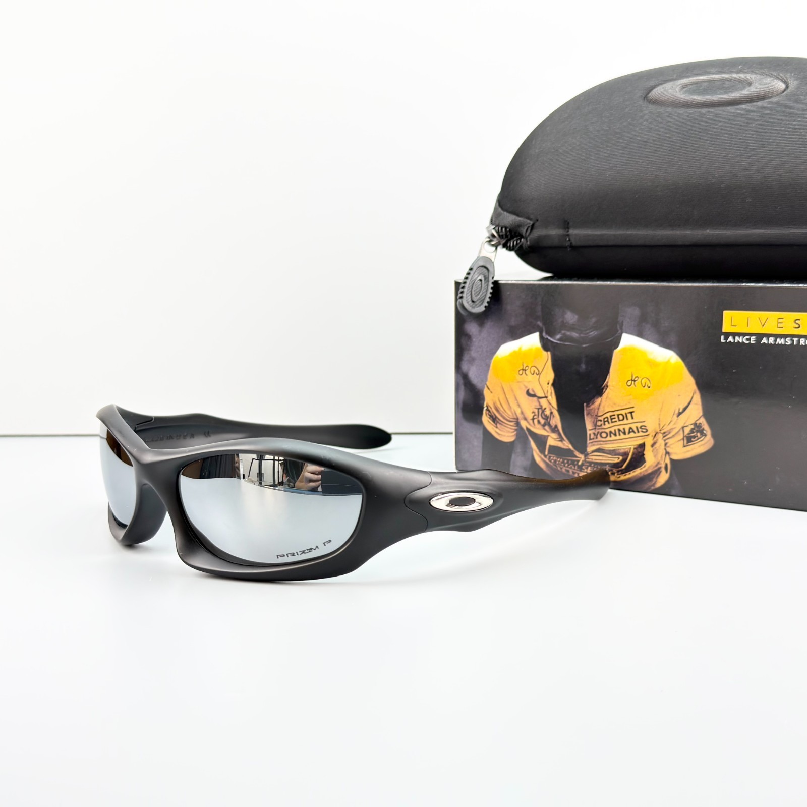 Oakley Monster Dog Matte Black Silver Mirror Lens Sunglasses New w/ Bag