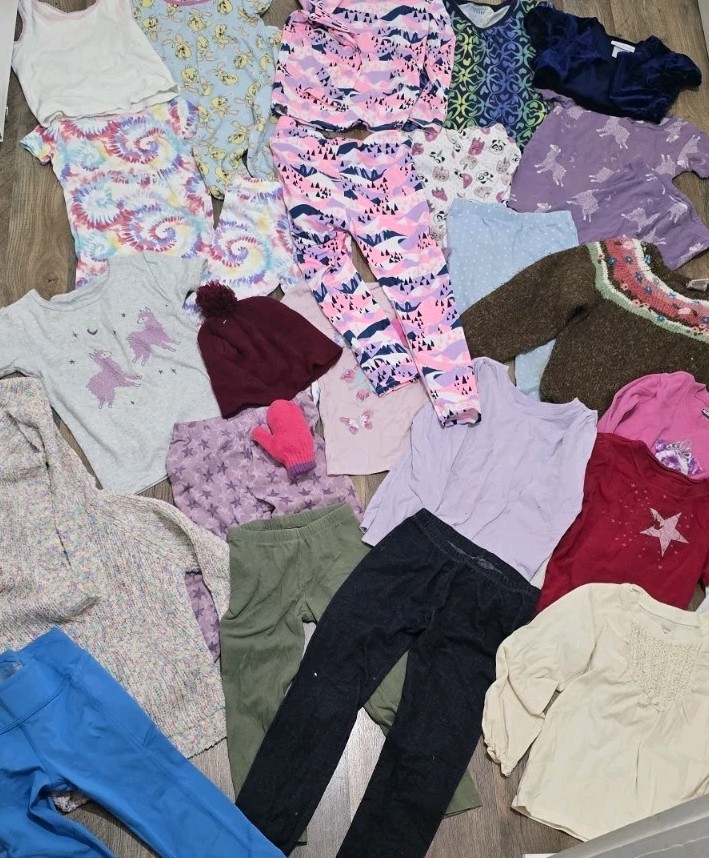 Girls 4/5 Clothes Lot 2AB Fall & Winter Clothing Bundle. Pants-- PJs-- Tops Mix.