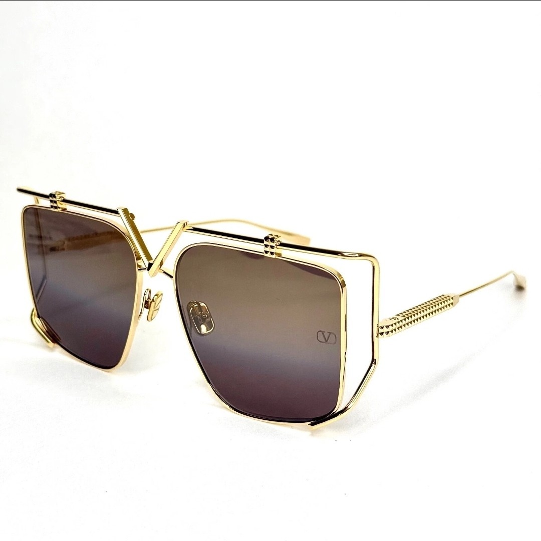 Valentino V-LIGHT VLS-116B Sunglasses Light Gold Square Frame, Brown Lenses Valentino V-LIGHT VLS-116B Light Gold/Dark Brown Gradient  main image 4