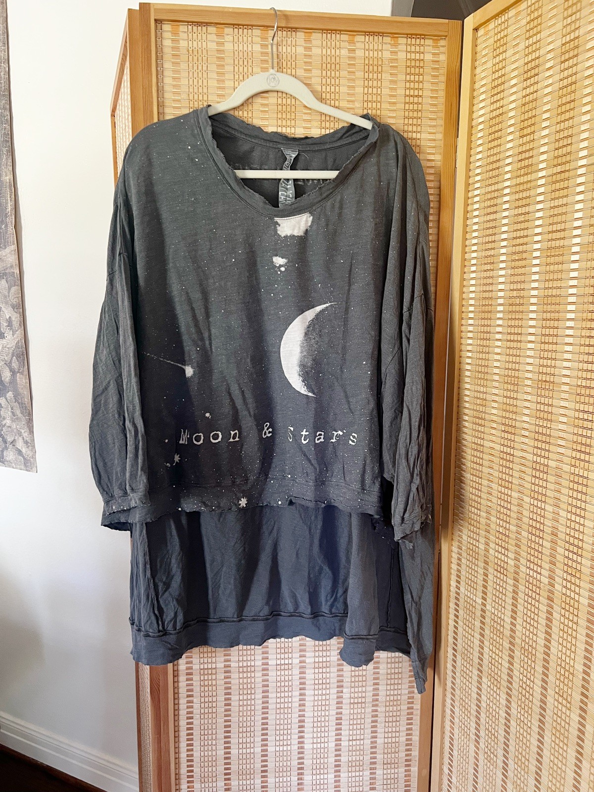 Magnolia Pearl Pullover Francis Hi Lo Moon and Stars