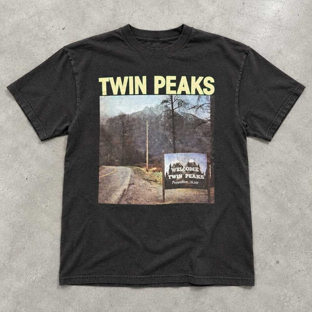 Twin Peaks Welcome Sign Graphic Tee Black