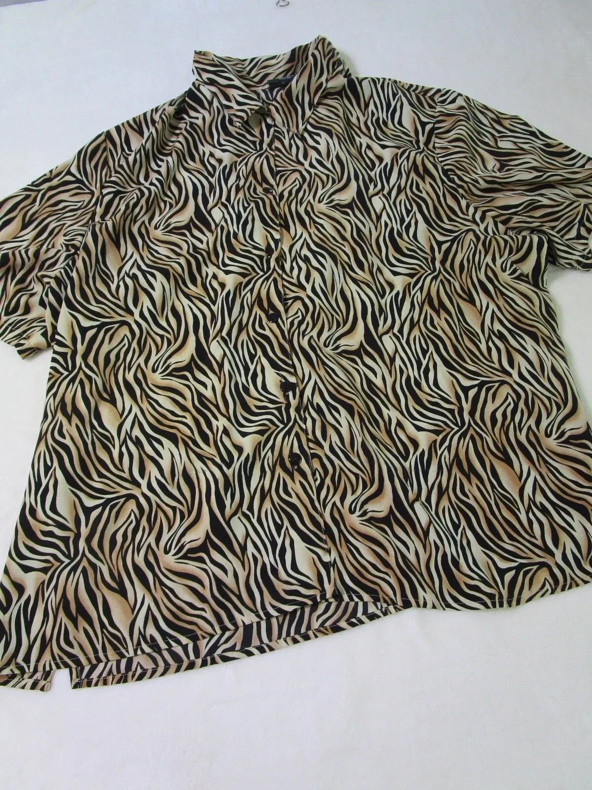 Notations Women\'s Blouse Size 4X Black Brown Animal Print Button Up Short Sleeve