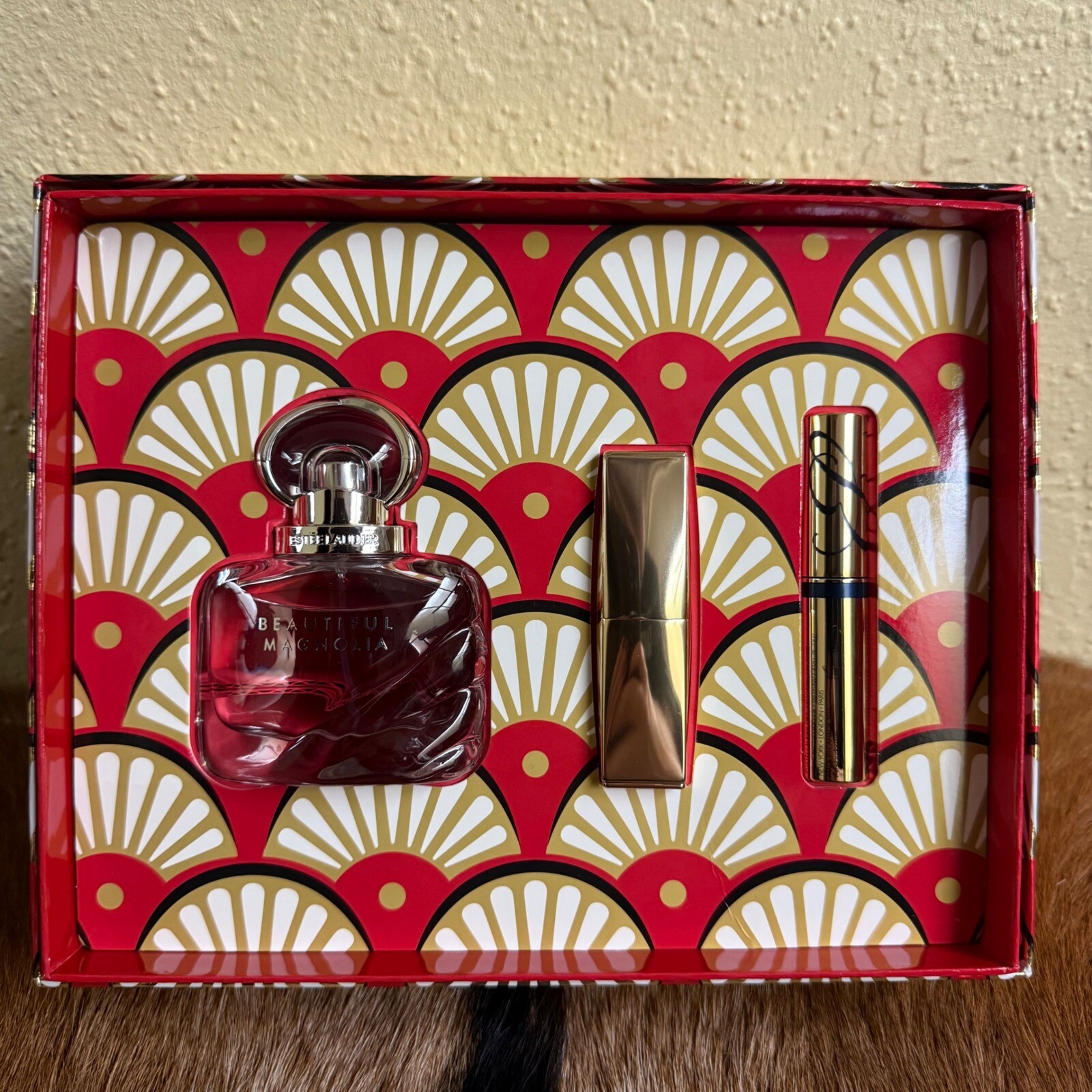 NEW $135 Estee Lauder Beautiful Magnolia Fragrance and Makeup 3-Piece Gift Set