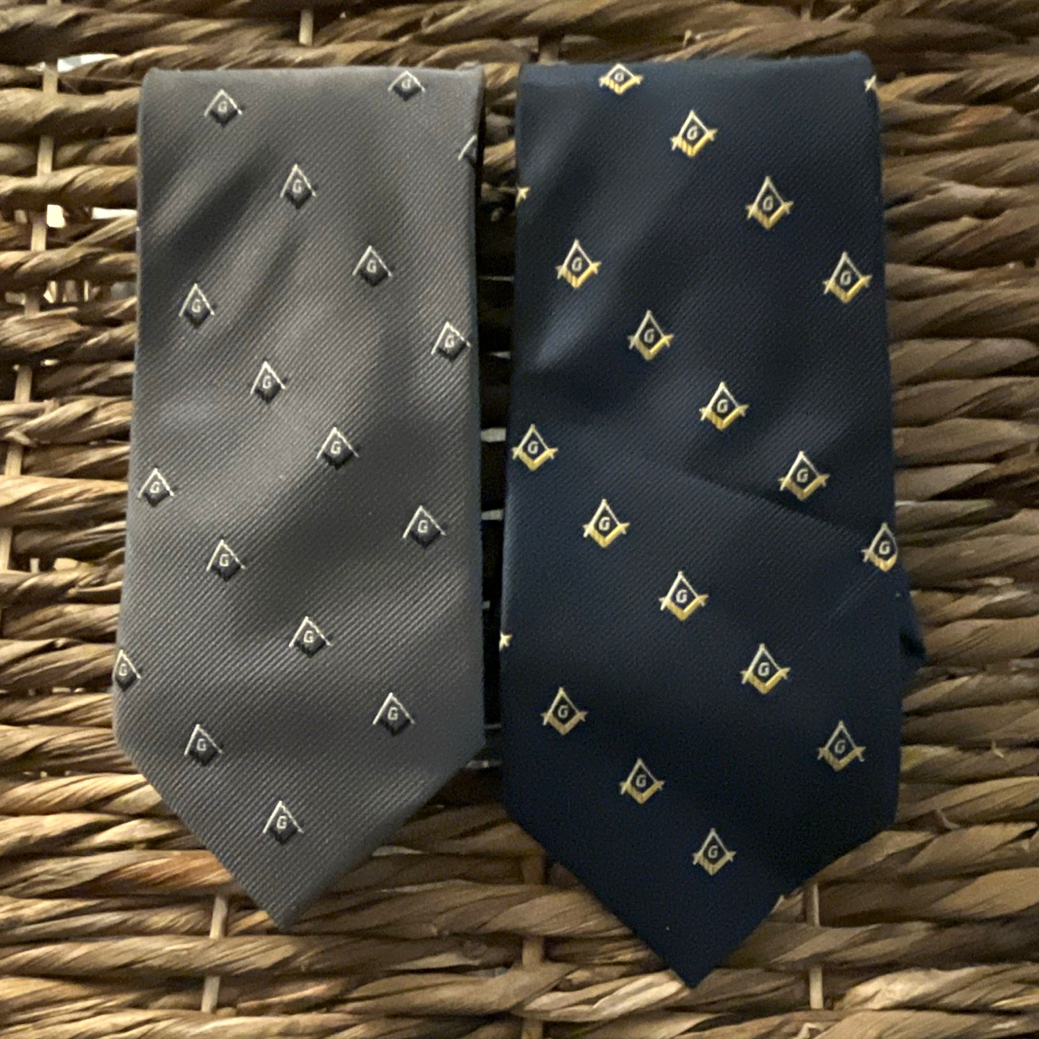 Men\'s 100% Silk Freemason Handmade Classic Ties Lot of 2 Gray/Navy Woven