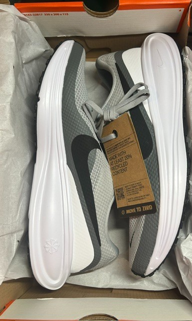 Nike Men Revolution 8 Light Smoke Grey Black Size 9