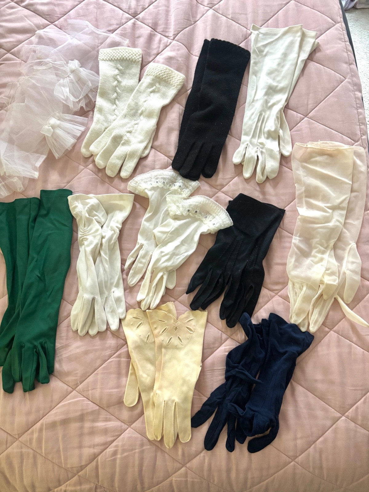 Lot of Eleven Vintage Women\'s Gloves