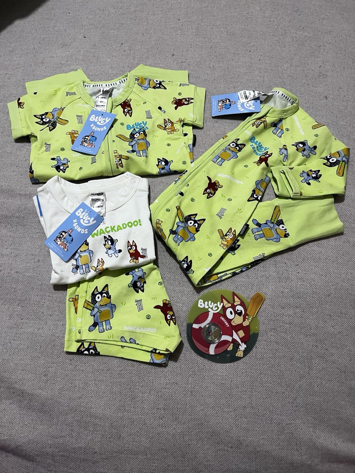 Bonds Bluey & Bingo Cricket Bundle size 0 with Bluey Coin