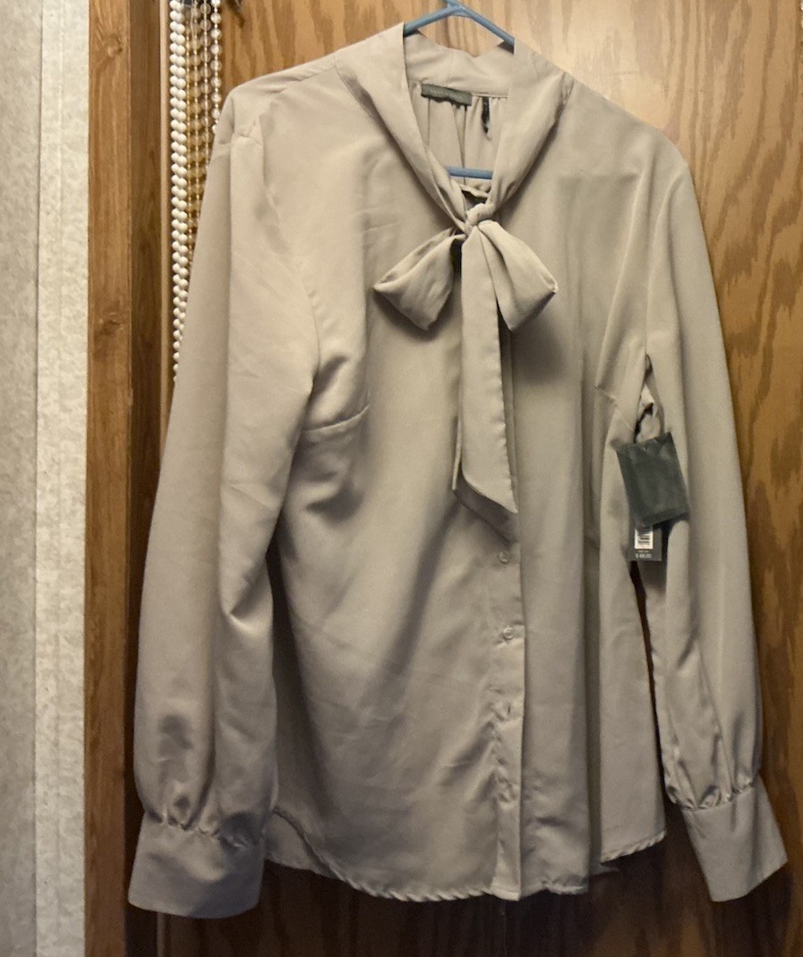 Womens XL Long Sleeve Dress Victorian Blouse By Kristin Davis Champagne NWT