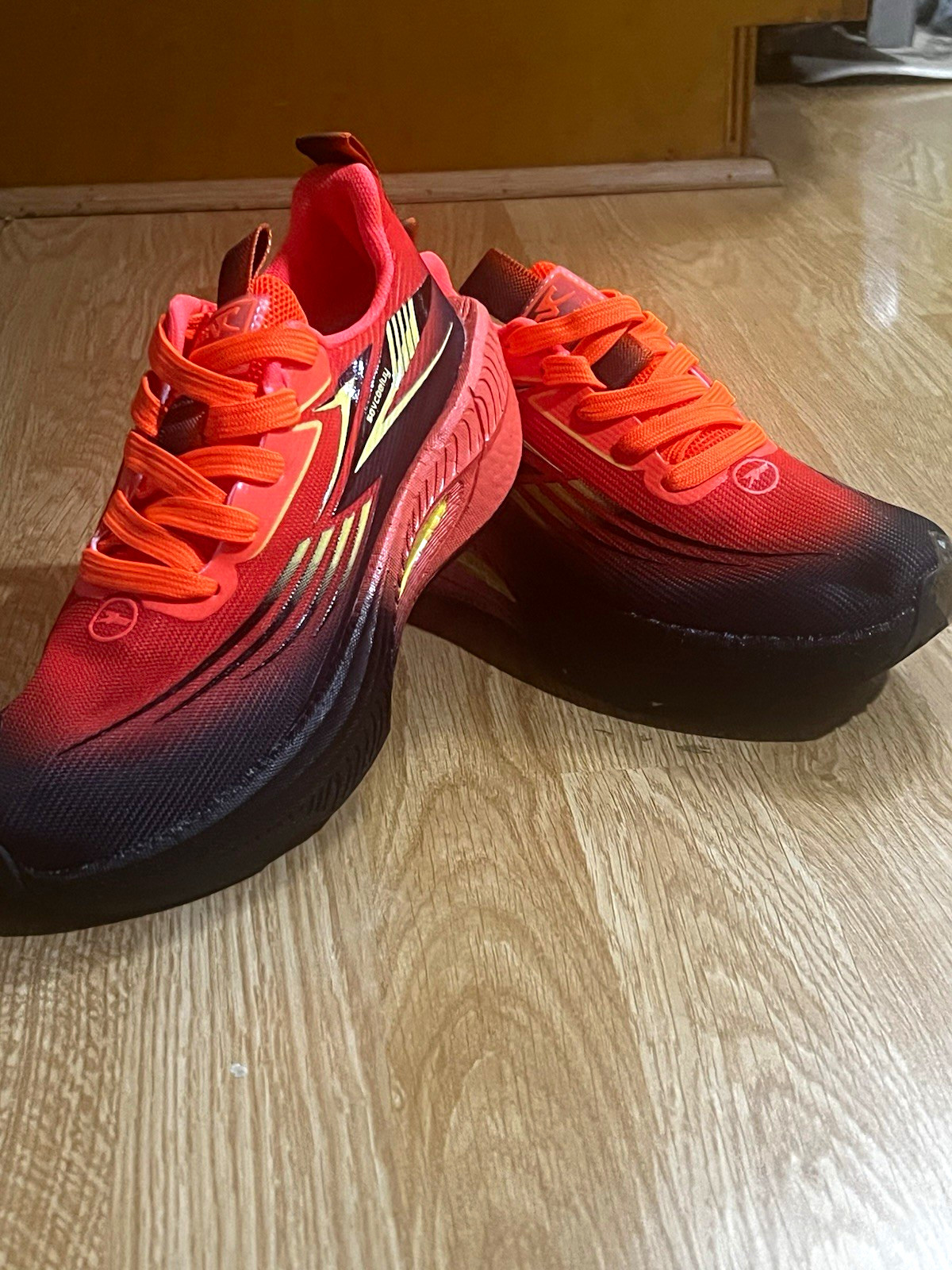 ANTA Men\'s Low Top Lace-Up Athletic Sneakers Red/Black/Orange